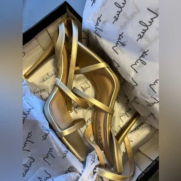 BNIB Lulus Gold Leticiya Heels - Picture 5 of 6
